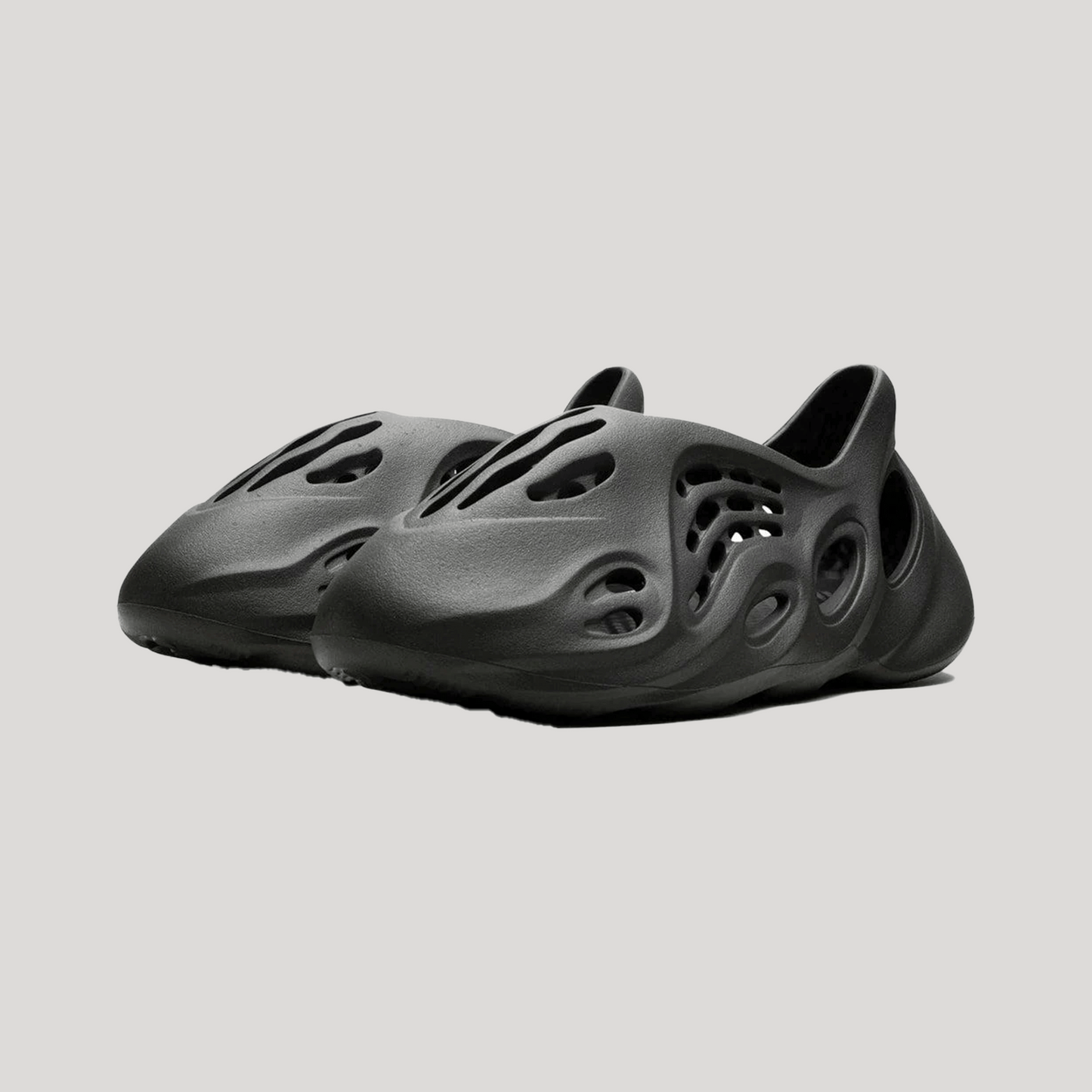 Adidas Yeezy Foam RNR "Carbon"